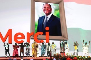 Militants et cadres du RHDP ont loué le bilan du président ivoirien Alassane Ouattara, au pouvoir depuis 2011. KEYSTONE/EPA/LEGNAN KOULA